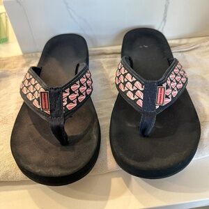 Vineyard Vines flip flops